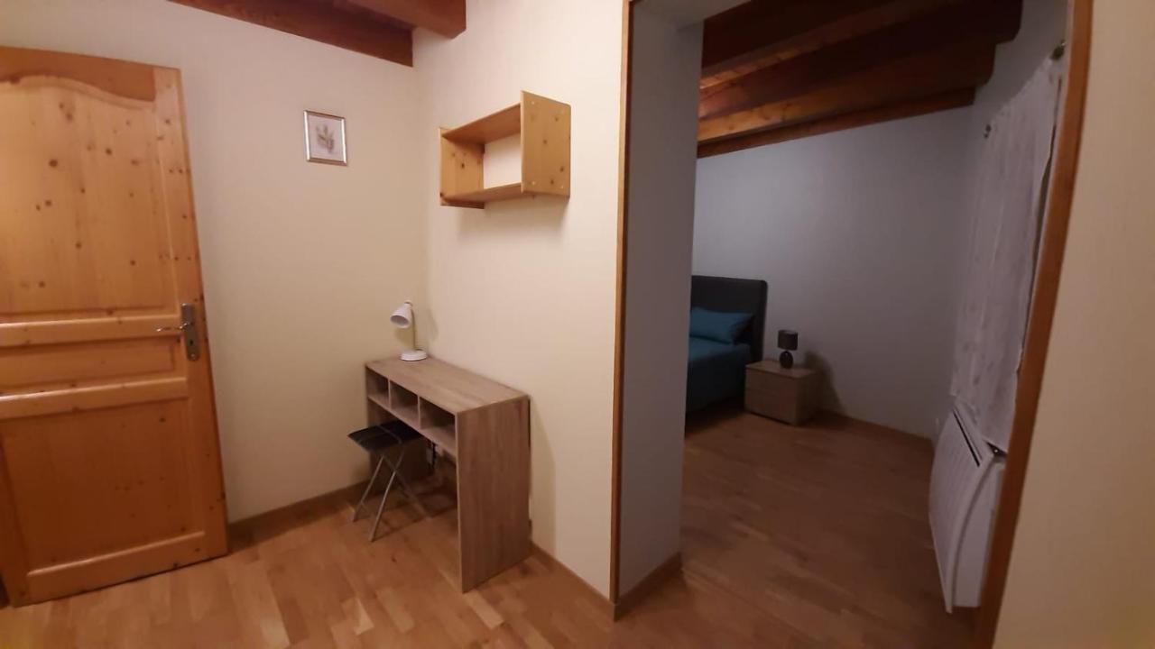 Petite Maison De Village Situee Entre Lacs, Cascades Et Montagnes Virieu-le-Grand Exteriör bild